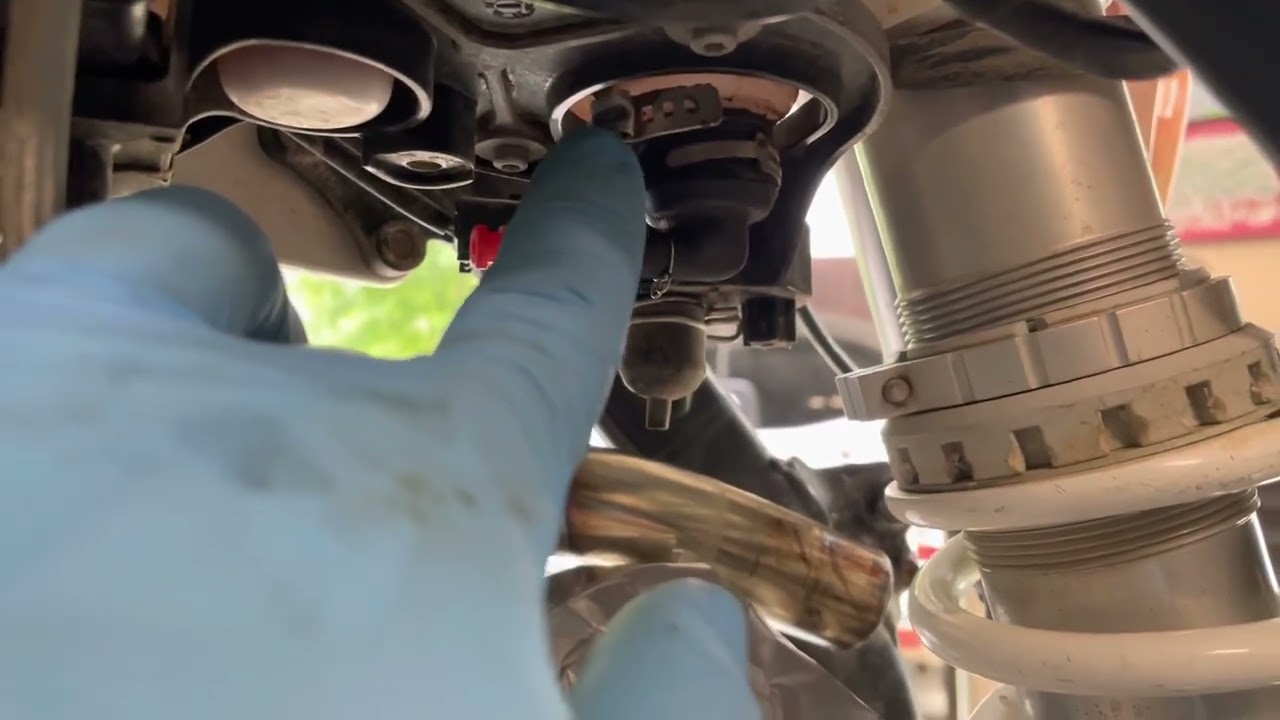 Замена масляного насоса и очистка масляного фильтра на KTM TPI.