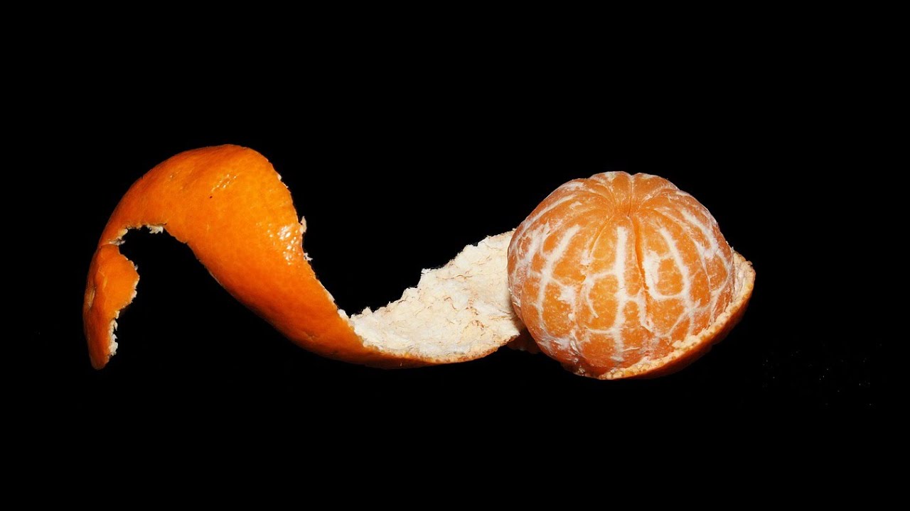 Comment éplucher une clémentine à la peau fine ?