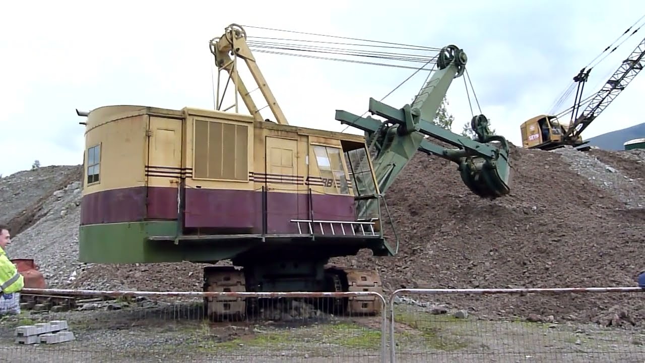 Vintage Excavator Trust demonstration working weekend September 2023