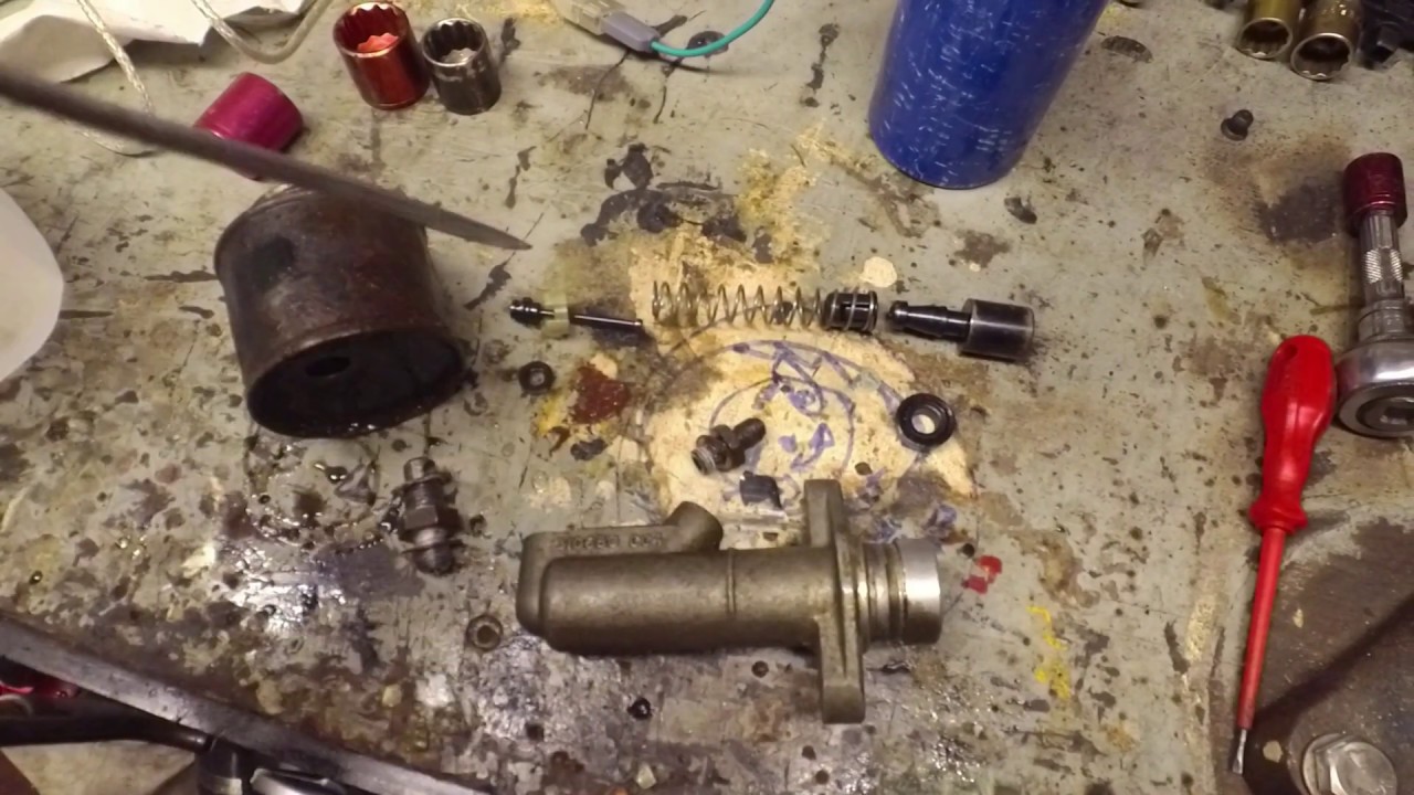 Daimler SP250 Dart Brake Master Cylinder Rebuild