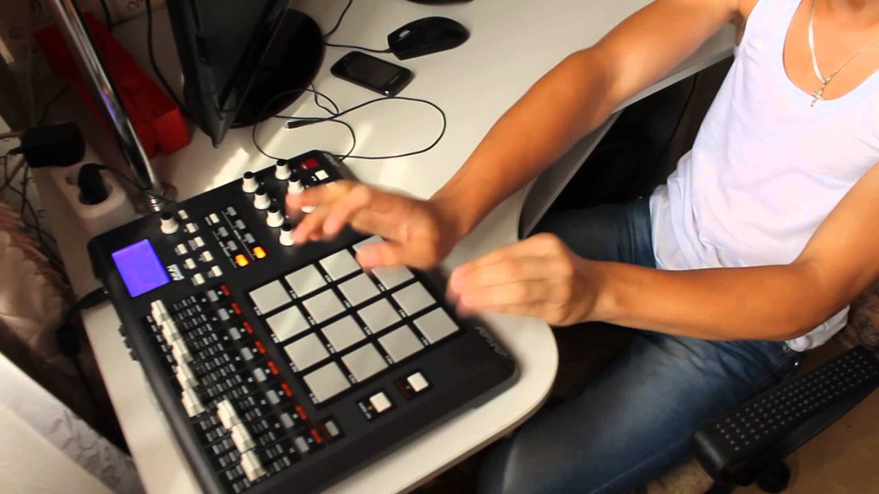 Daimon Dep on Akai mpd 32 #AraabMuzik