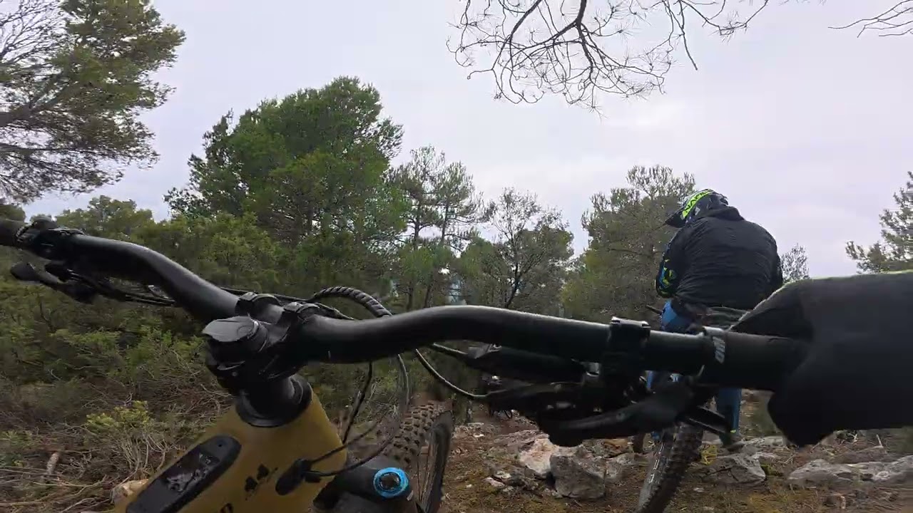 Bike Park Matarranya ( detrás de Xavi)