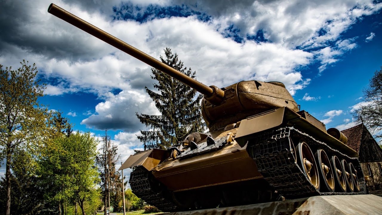 Soviet World War II memorial | Танк-памятник  - Кениц  | Panzerdenkmal - Kienitz im Oderbruch.