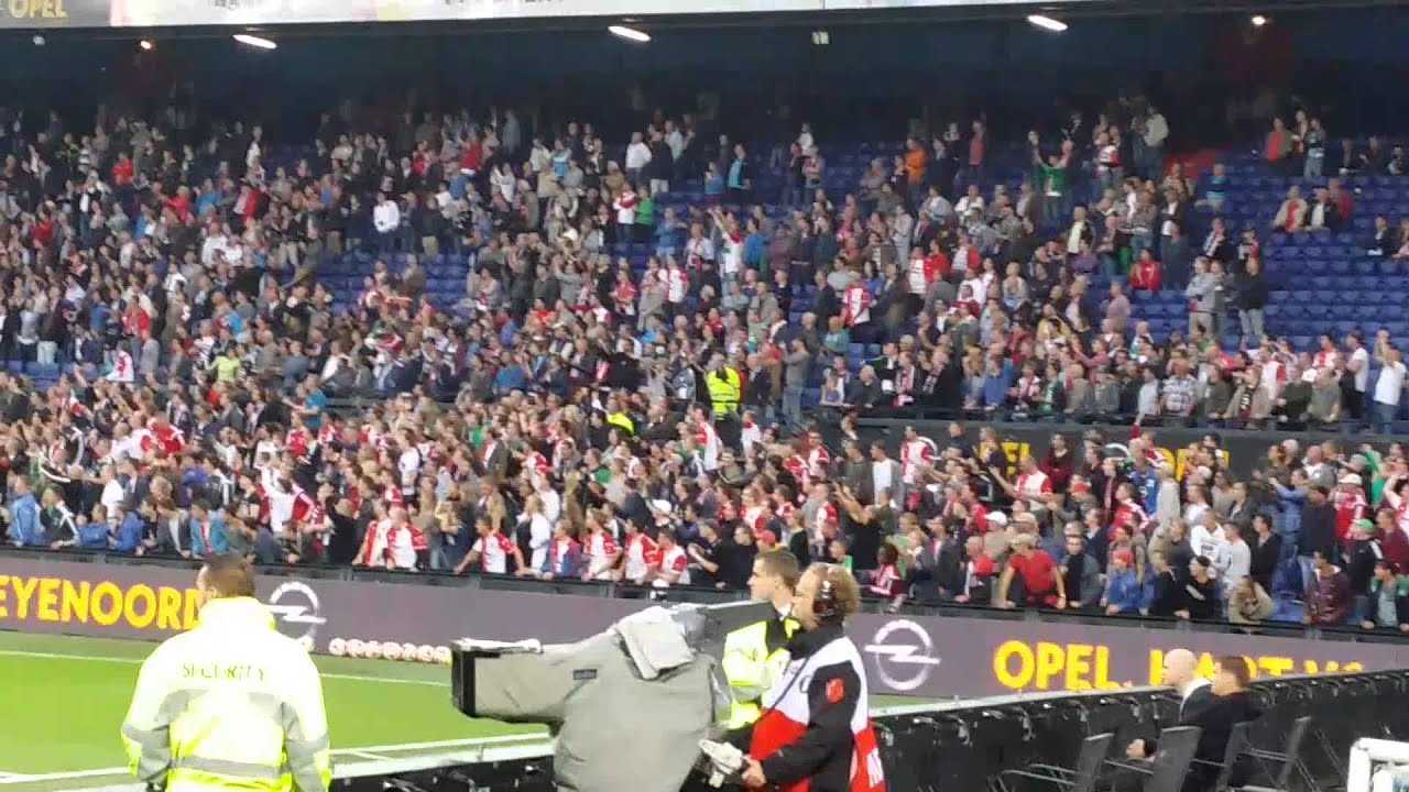 Feyenoord - Standard Luik  ME aanval