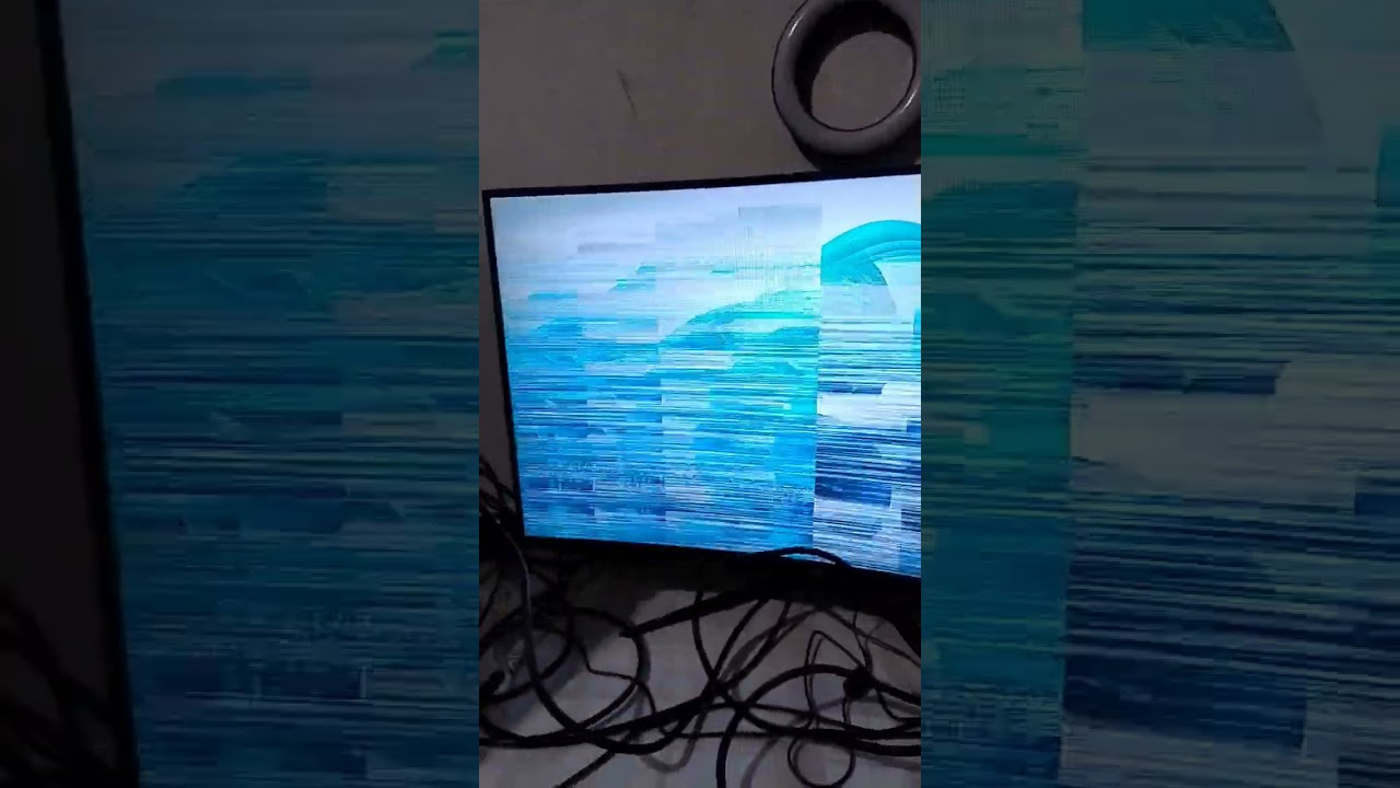 TELA DO MONITOR PISCANDO ASSIM ALGU&Eacute;M SABE RESOLVER? #solu&ccedil;&otilde;escriativas #defeitos #telamonitor