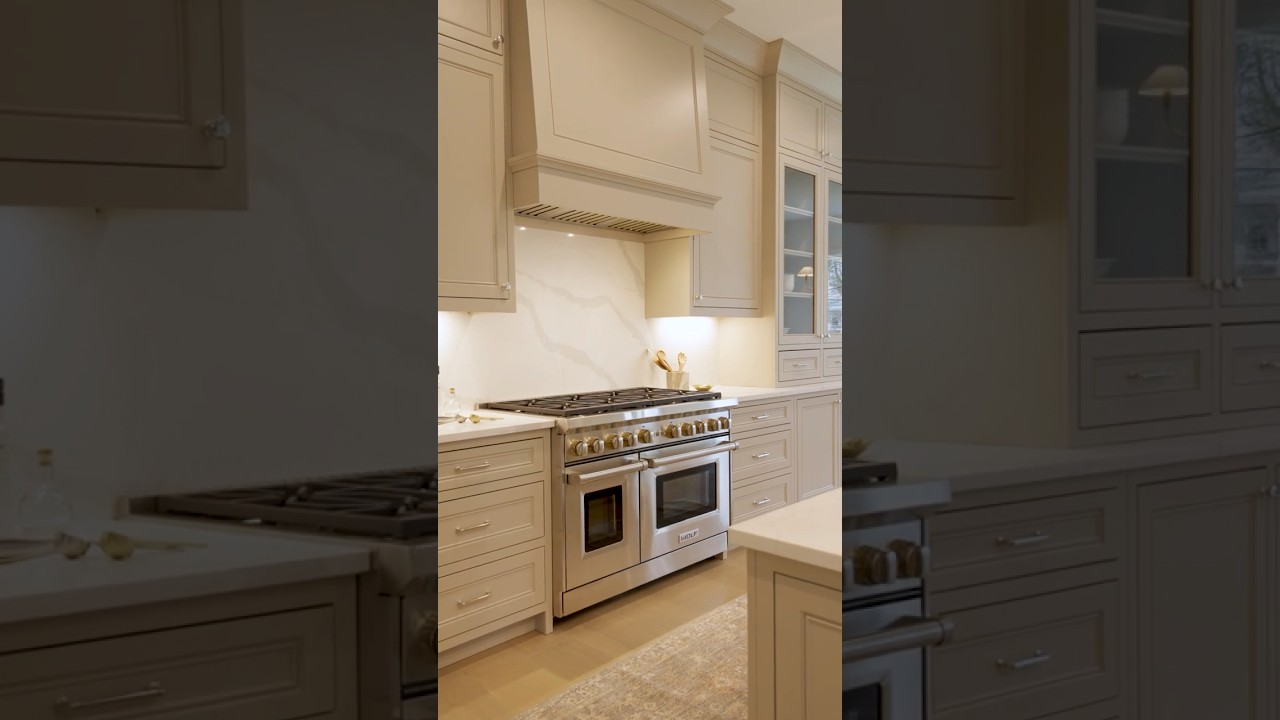 LUXURIOUS TRANSITIONAL KITCHEN
