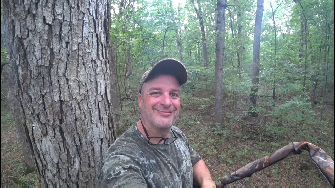 Muddy The Black Widow tree stand review! Traditional, Instinctive deer hunting!
