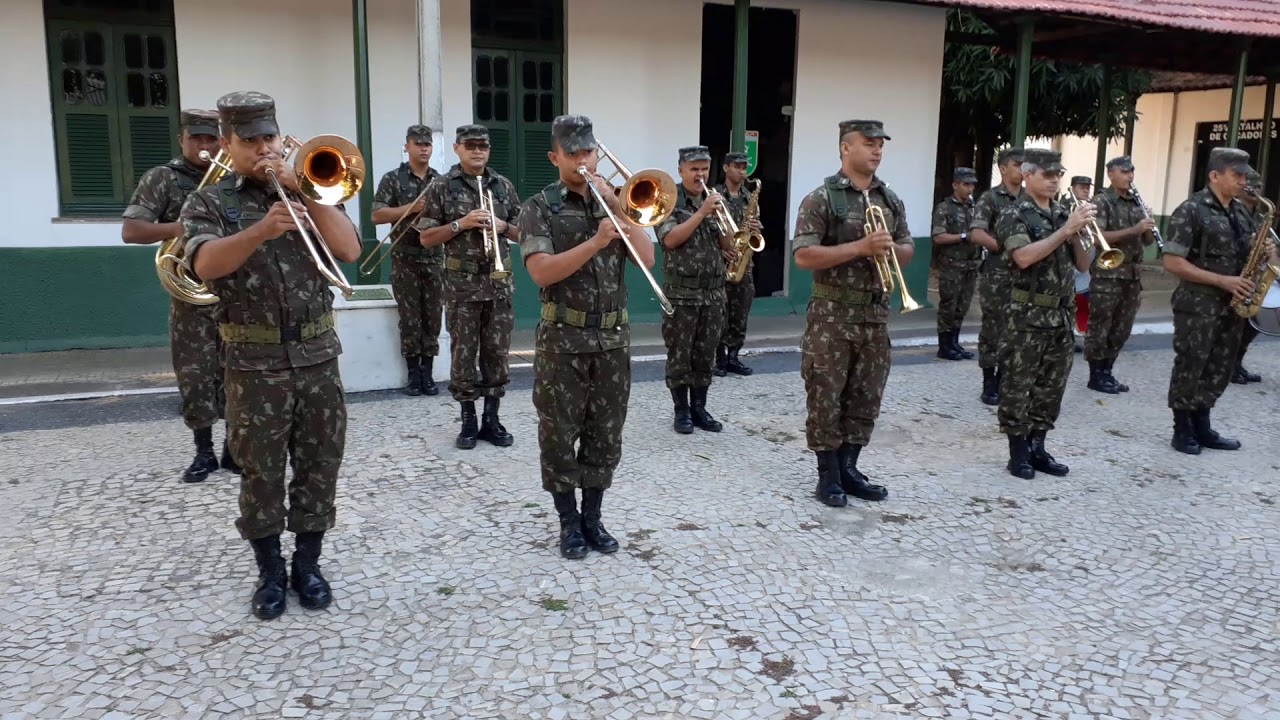 Banda do Exército toca Boate Azul