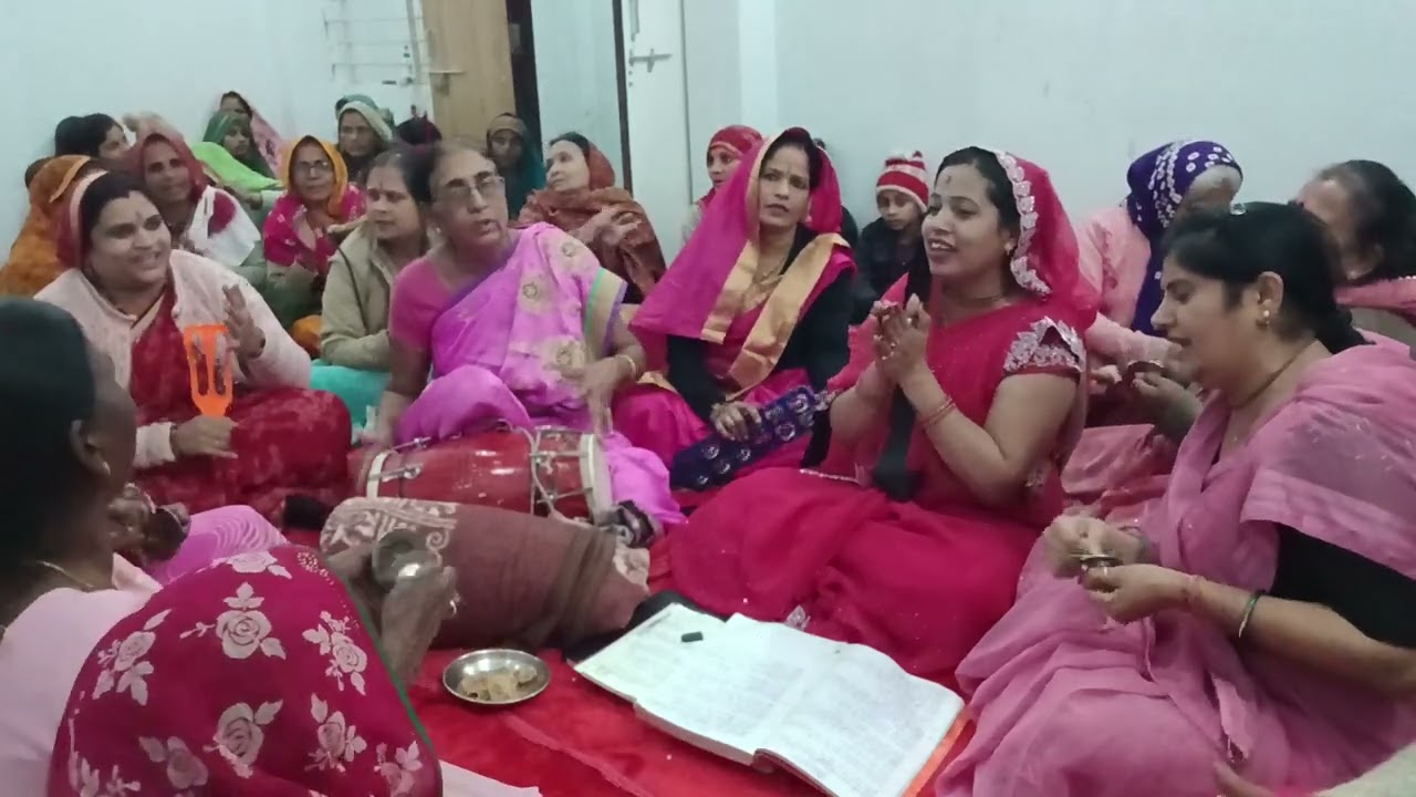 🙏👌👍 धीरे धीरे अखियां में खोल रही है लगता है मैया कुछ बोल रही है 👍👌🙏