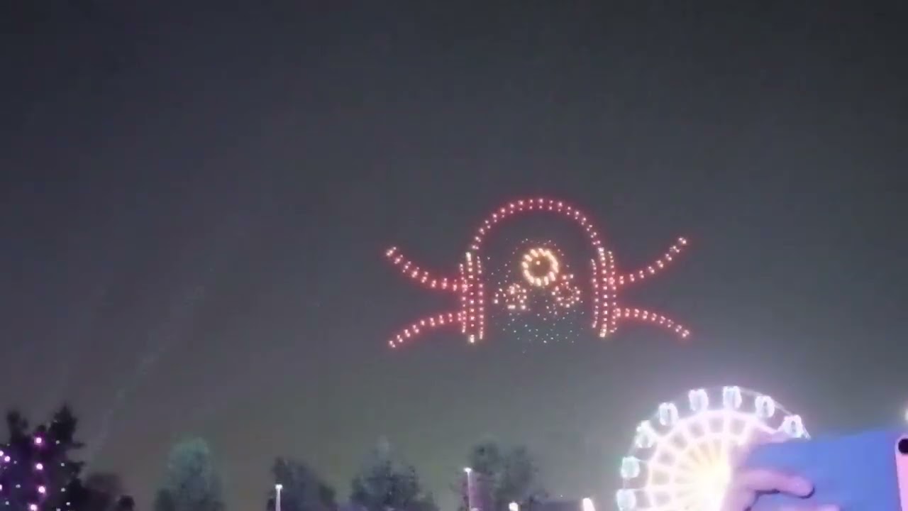 EDC México 2026, espectáculo de drones con la presentación de Hardwell de fondo. #edcméxico #drones