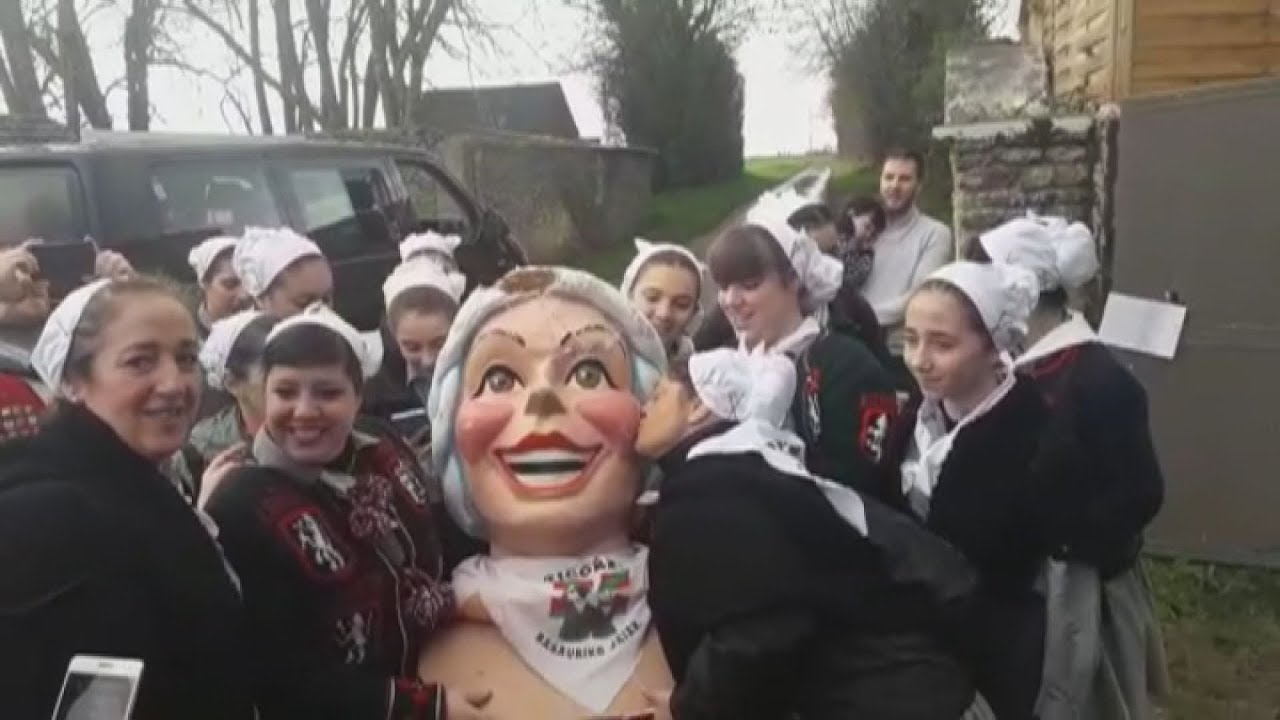 Basauriko Eskarabilera Normandian agertu da