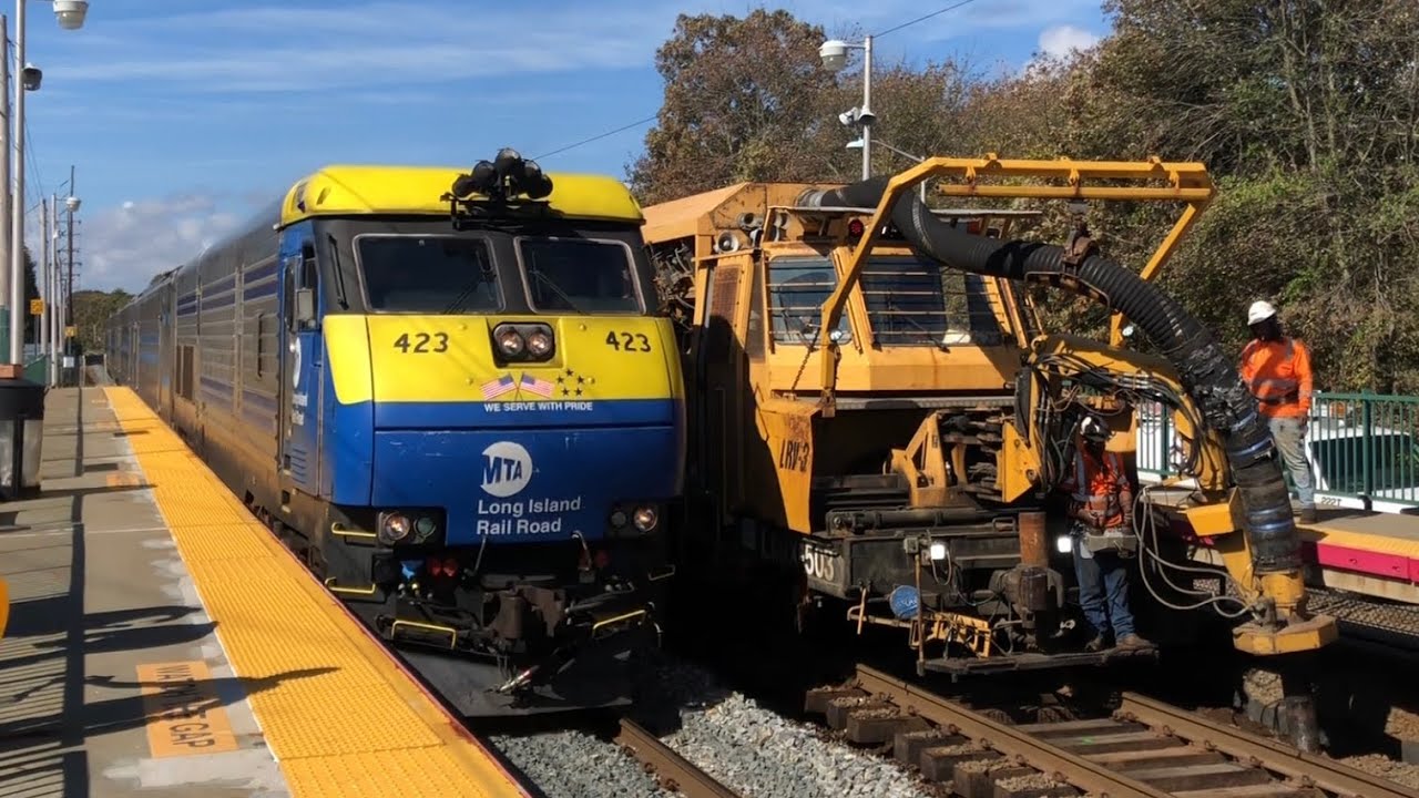 [LIRR] LORAM RailVac LRV-3 at Oakdale