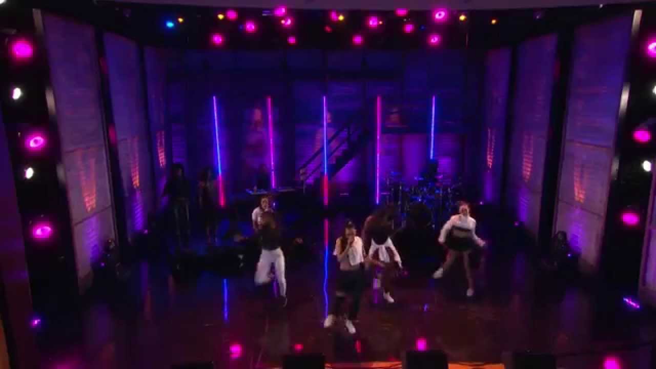 Tinashe performs 