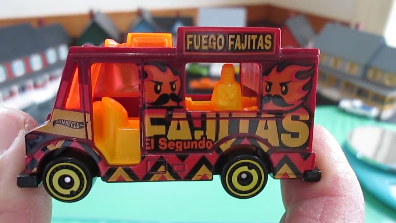 FAST FOODIE БЫСТРЫЙ ПЕРЕКУС - Распаковка и обзор игрушечного грузовика Hot Wheels 2025 года - Fue...