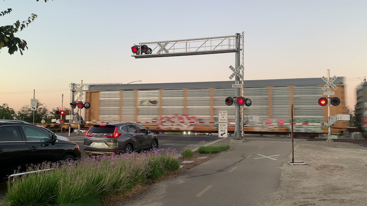 UP 2602 Manifest Freight Train South, Industrial Park Dr. Railroad Crossing, Manteca CA