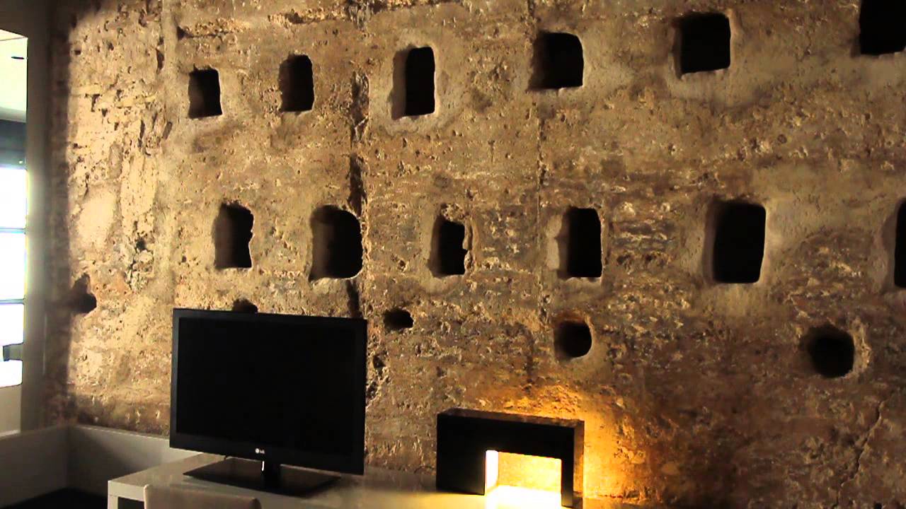 Room 03 - The Wall Room / Caro Hotel (Valencia, Spain)