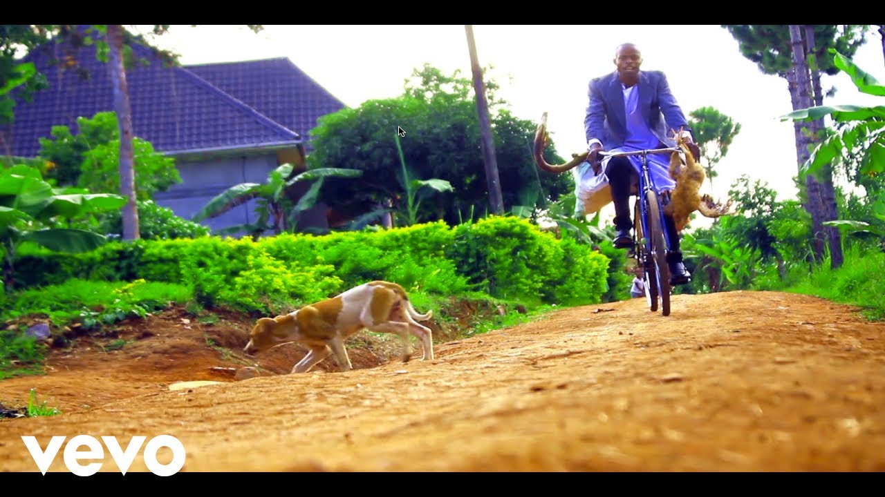 Jjumba Lubowa Aligaweesa - Mukoddomi Akaye ft Mercy Crow (official Music Video)