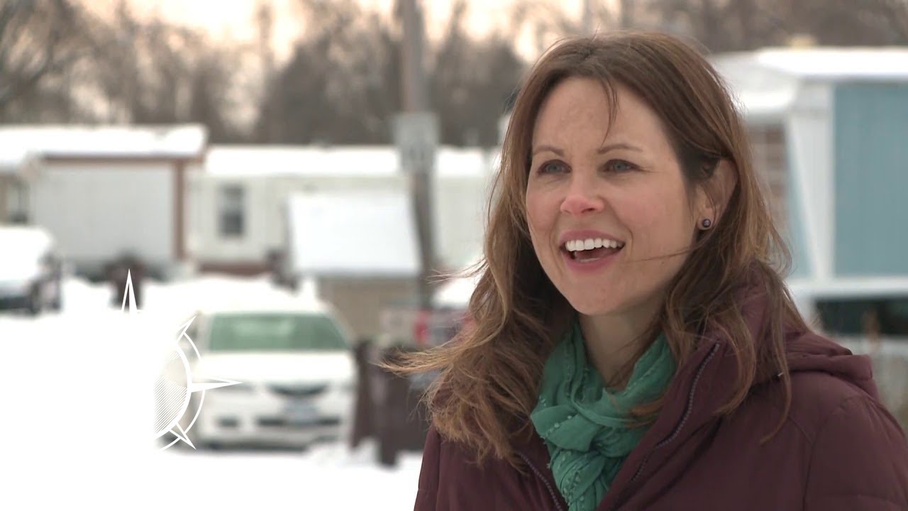 One Couple Creates Hope in a Mobile Home Park (2015)