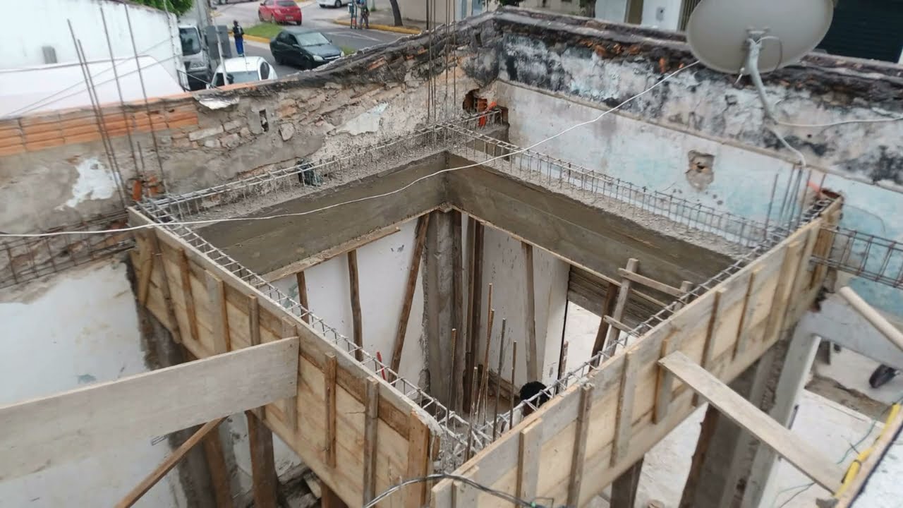 PISCINA DE ALVENARIA EM CIMO DA LAJE