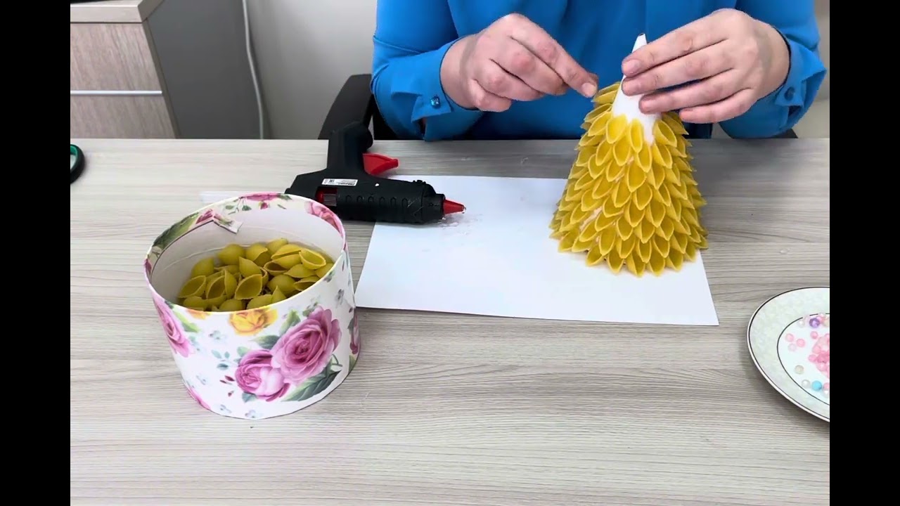 Мастер-класс «Елка из макарон»