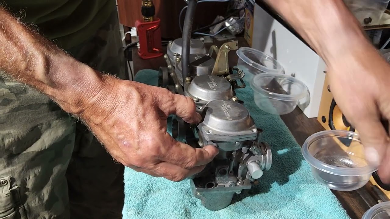 1980 Suzuki GS550L Carburetor rebuild.