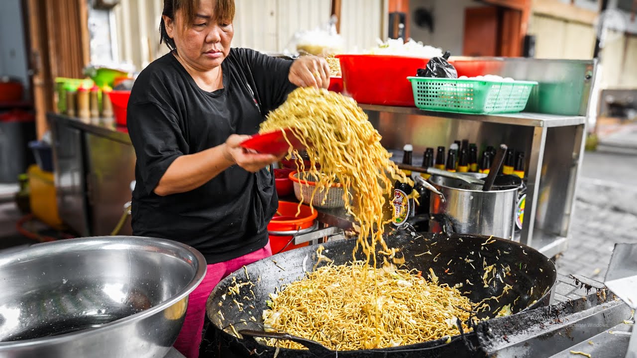 Noodle Master ! Fast Cooking Skills of $0,3 Noodle Dish in Indonesia - Indonesian Street Food
