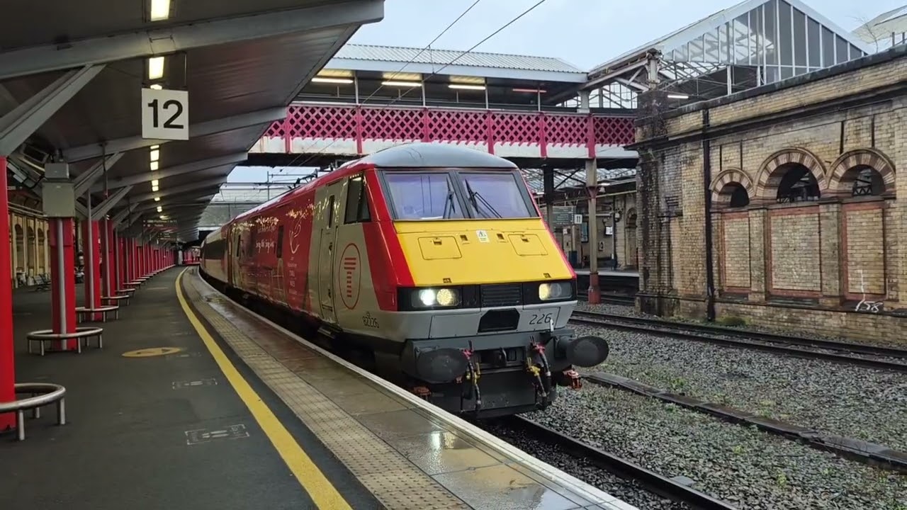 Trains at Stockport and crewe from 3 weeks ago sorry about the late uploading 