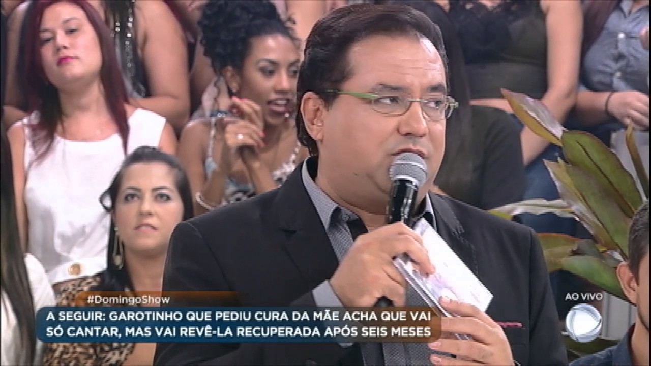 Pedro, menino que pediu a cura da mãe, canta ao lado de Zé Neto e Cristiano