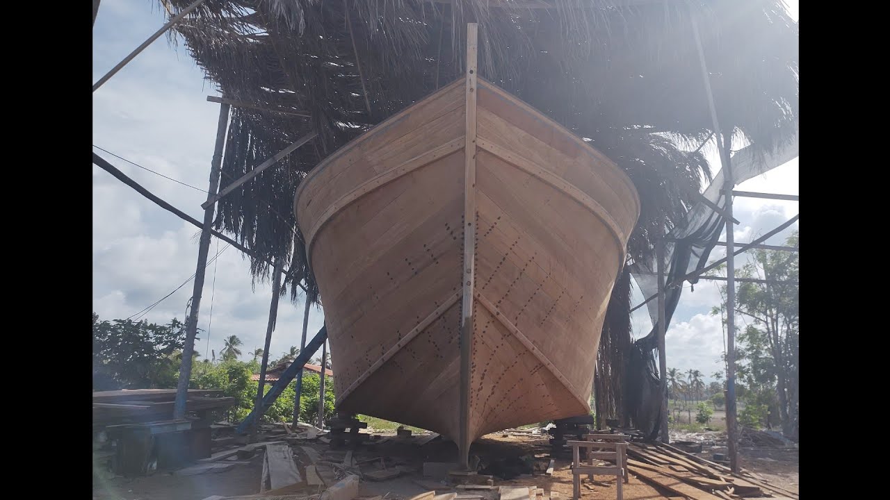 JA ESTA BEM PERTO DE ESTÁ PRONTO O BARCO GIGANTE MAIOR FEITO EM ICAPUI