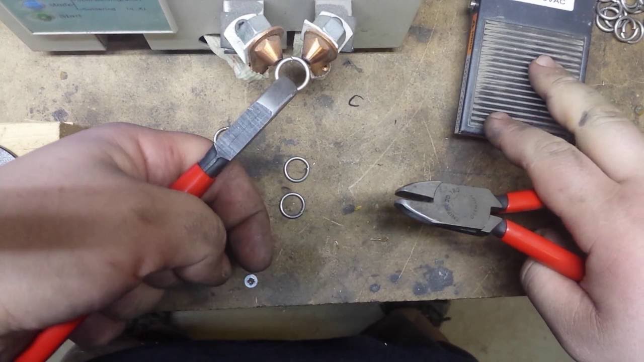 TheRingLord Example of how to use a resistance welder to weld 14G stainless chainmail
