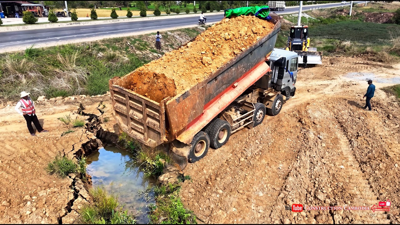 Extreme Landfill Operation! Massive Dump Trucks Moving Tons of Soil and Skills Dozer Push Soil Fast