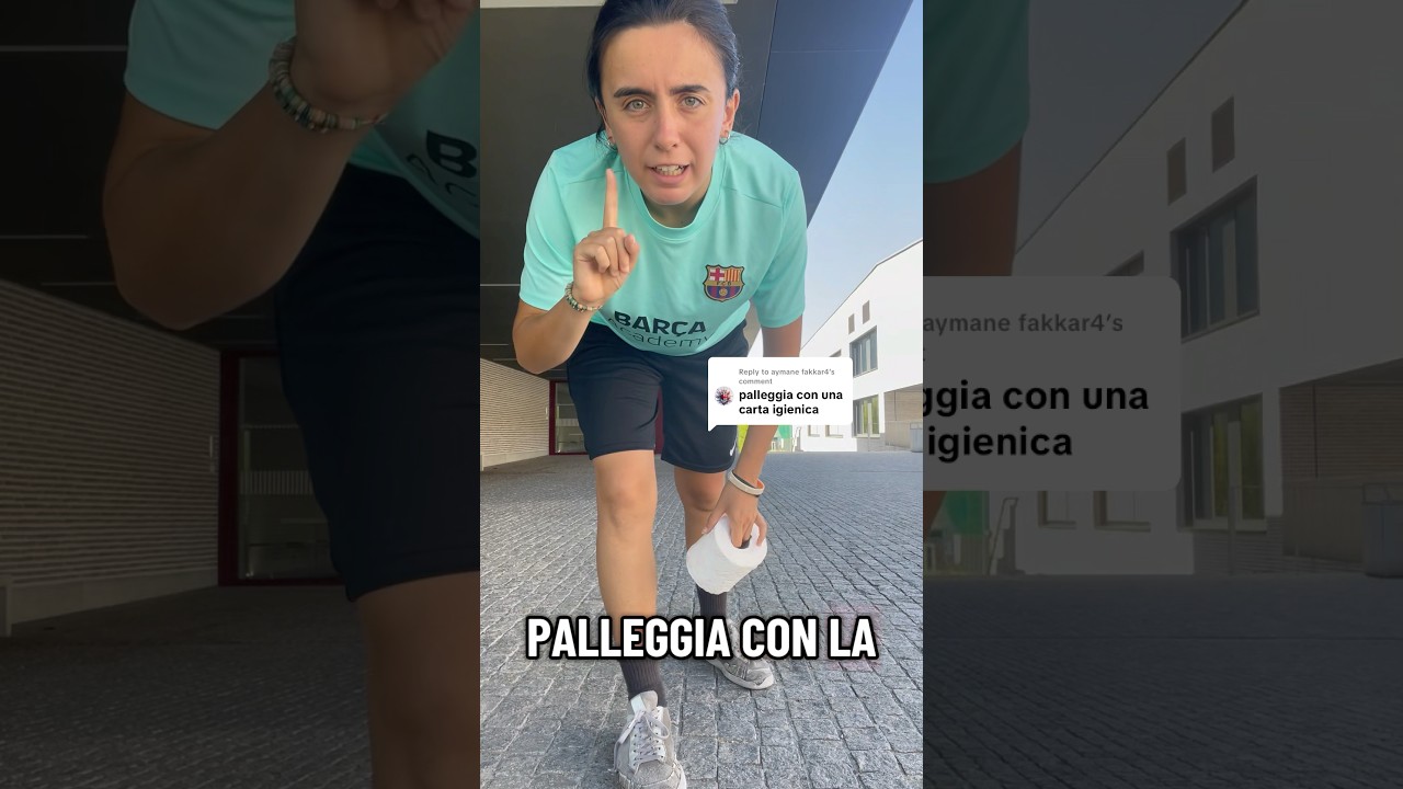 Tu sai palleggiare con la carta igienica?🧻😱#calciofreestyle #calcio#palleggi#cartaigienica