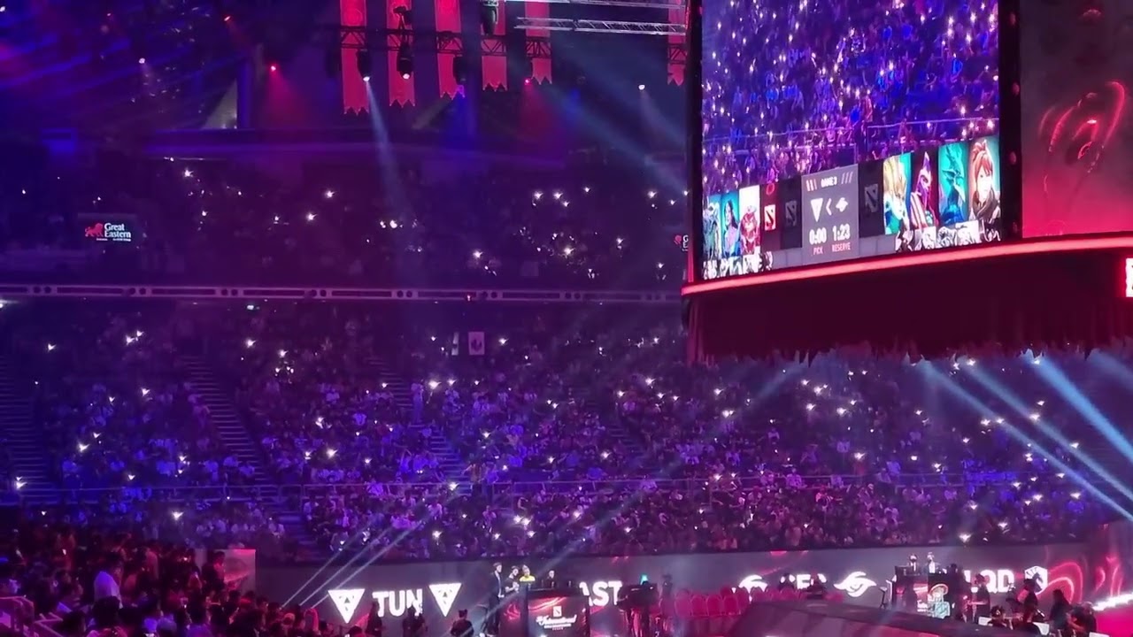 TI2022 Crowd