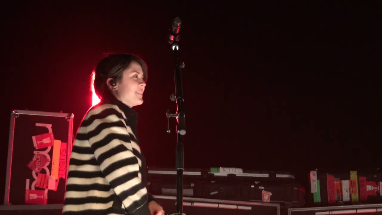 20/20 Tegan & Sara - Sara Won't Stop Talking + Not Tonight @ Richmond Hill Centre, ON 3/20/24