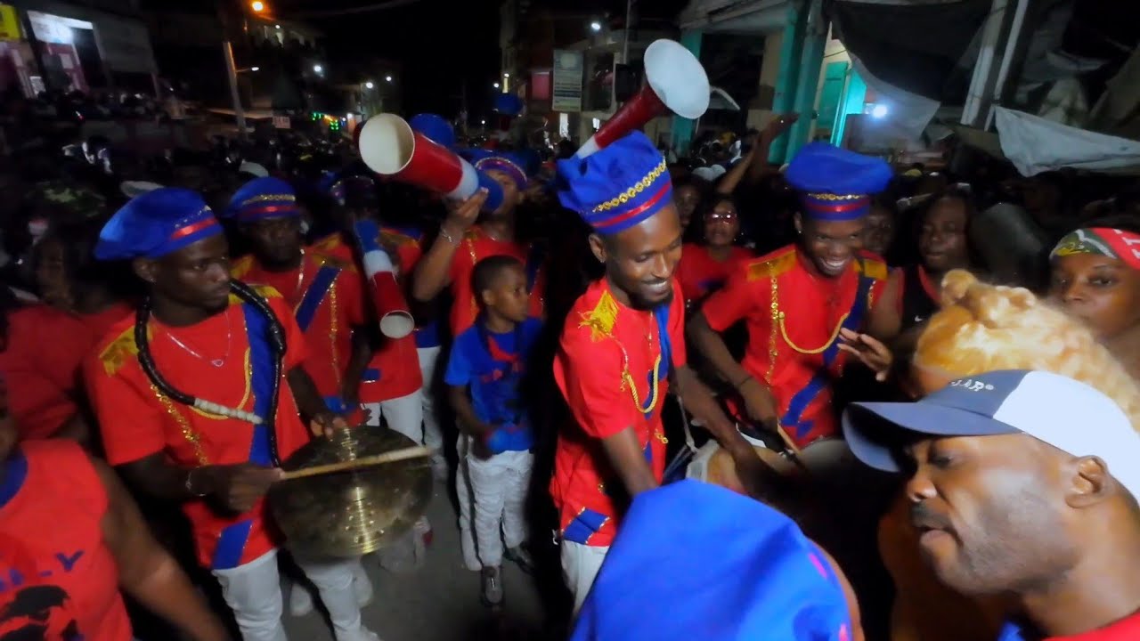 Family band ap fè koze nan Jakmèl. Kanaval 2026/ carnaval 2026.