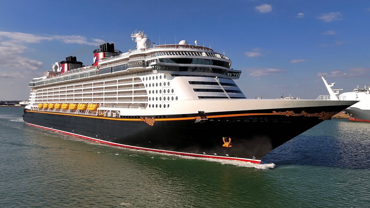 Disney Fantasy Leaving Southampton - 22nd August 2025 - DJI Mini 4Pro - 4K