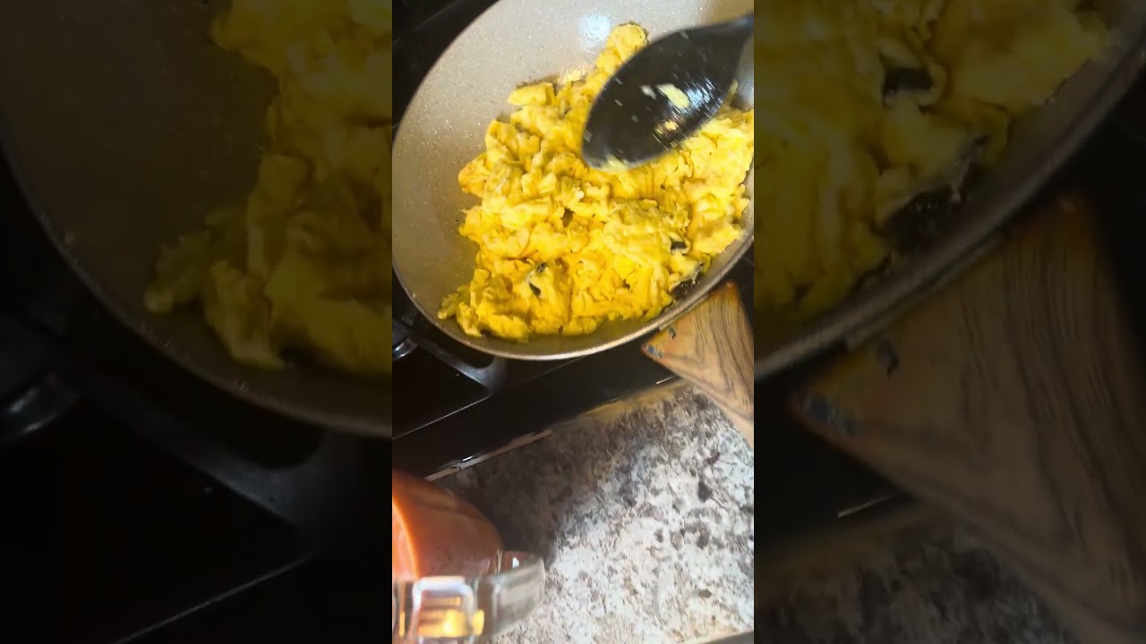 Huevo en salsa con ciruelas, estilo Guerrero, a mi estilo