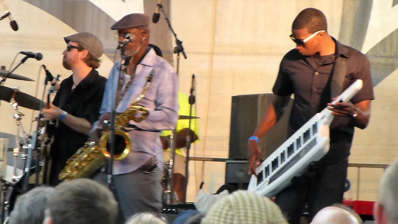 Dirty Dozen Brass Band - Git Up