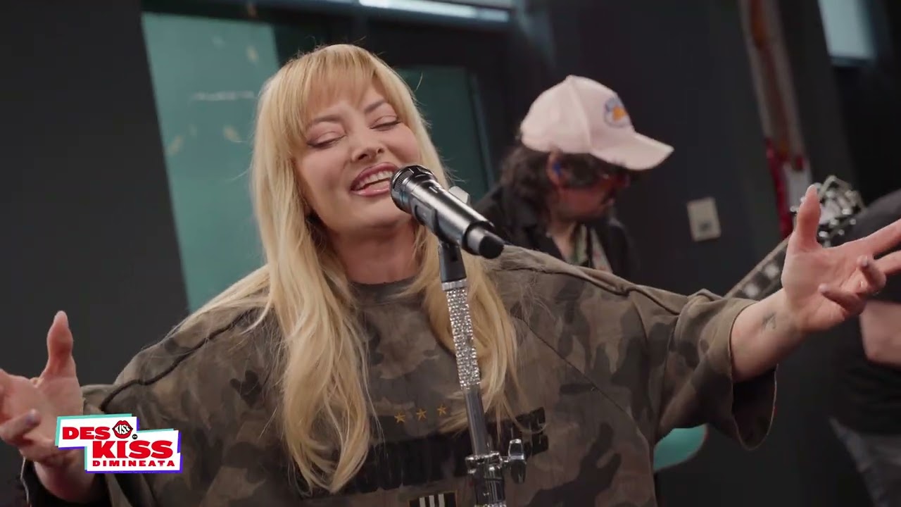 Irina Rimes x Delia - Petale (LIVE @ KISS FM)