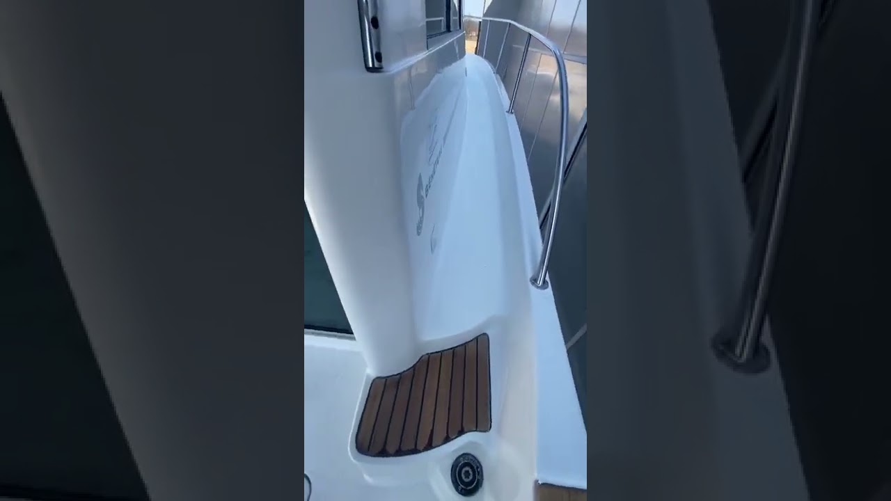 Beneteau Antares 760 for sale by Pronautika