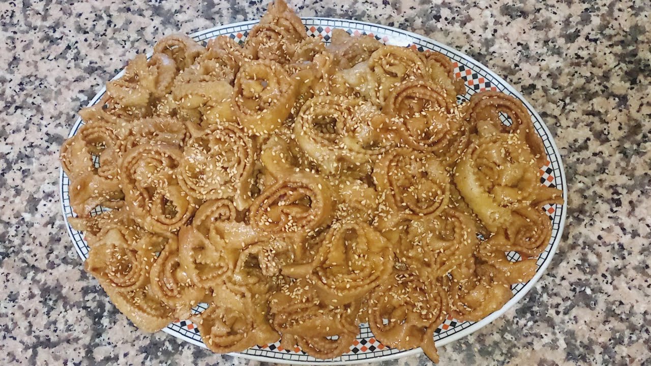 طريقة تحضير الشباكية طريقه سهله وبسيطة عواشركم مبروكة 