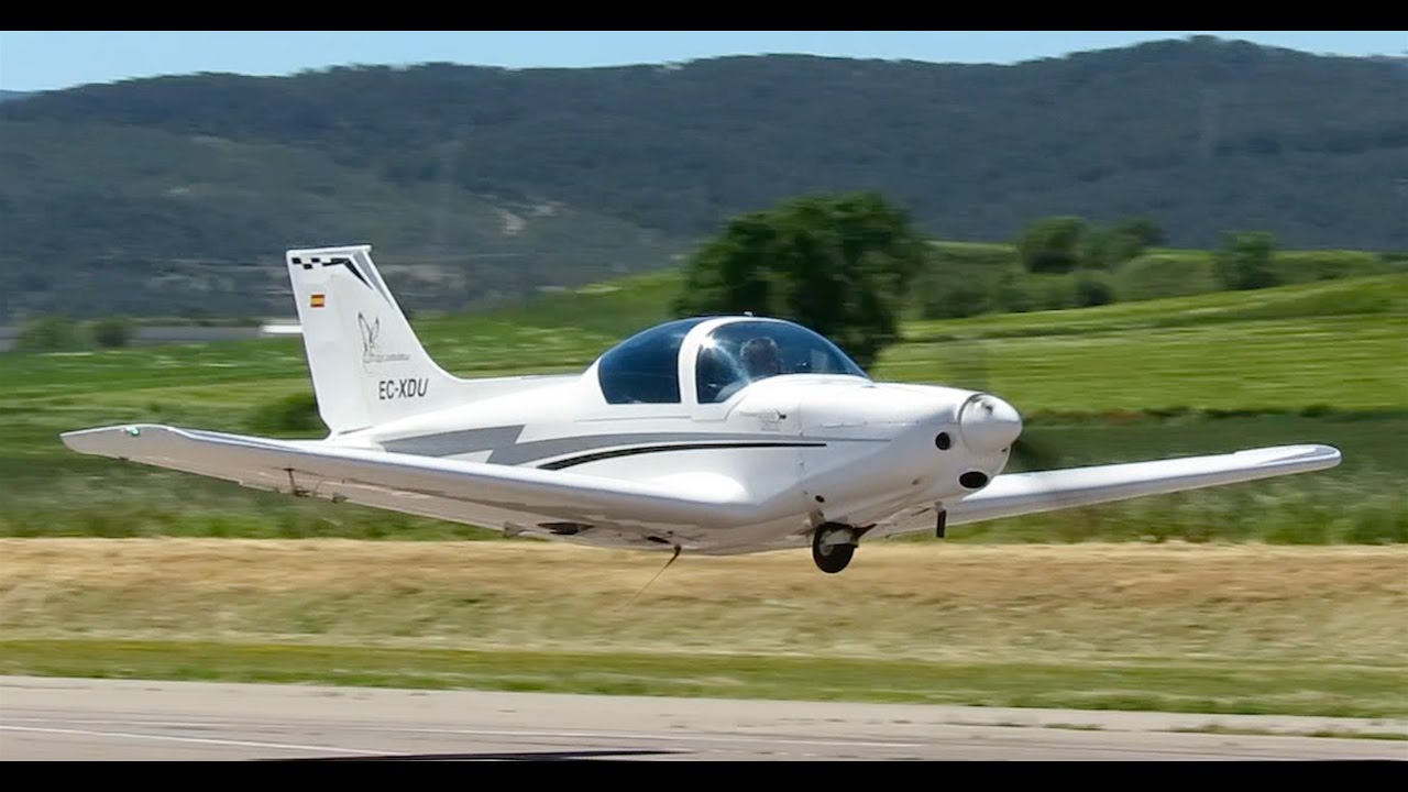 Aerosport 2017 - Sensacional despegue Pioneer 300 (EC-XDU)