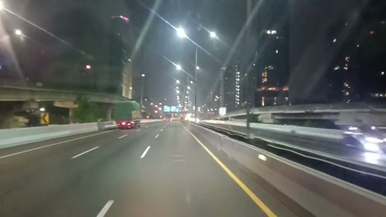 sang serigala lintas di tol ibu kota menuju medan