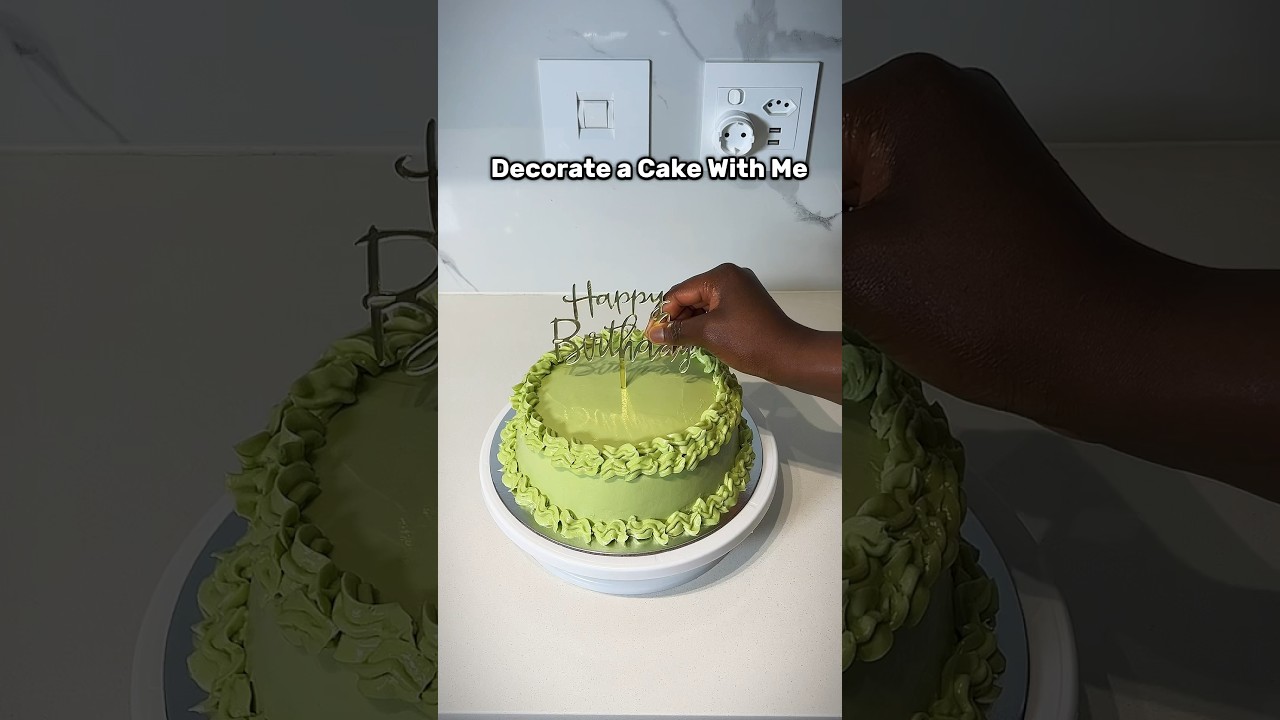 How to Make a butter icing and how to Decorate a Butter icing cake 🎂 #cupcakes #cakes #buttericing
