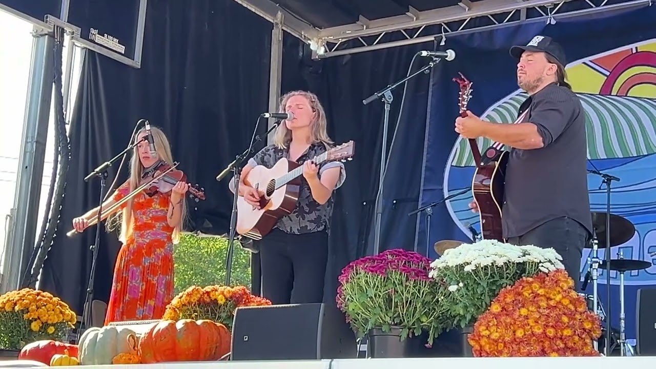 Rucksack Revolution- Harvest Moon with Bronwyn Keith Hines 10-5-25 Vinegrass Festival Truro, MA