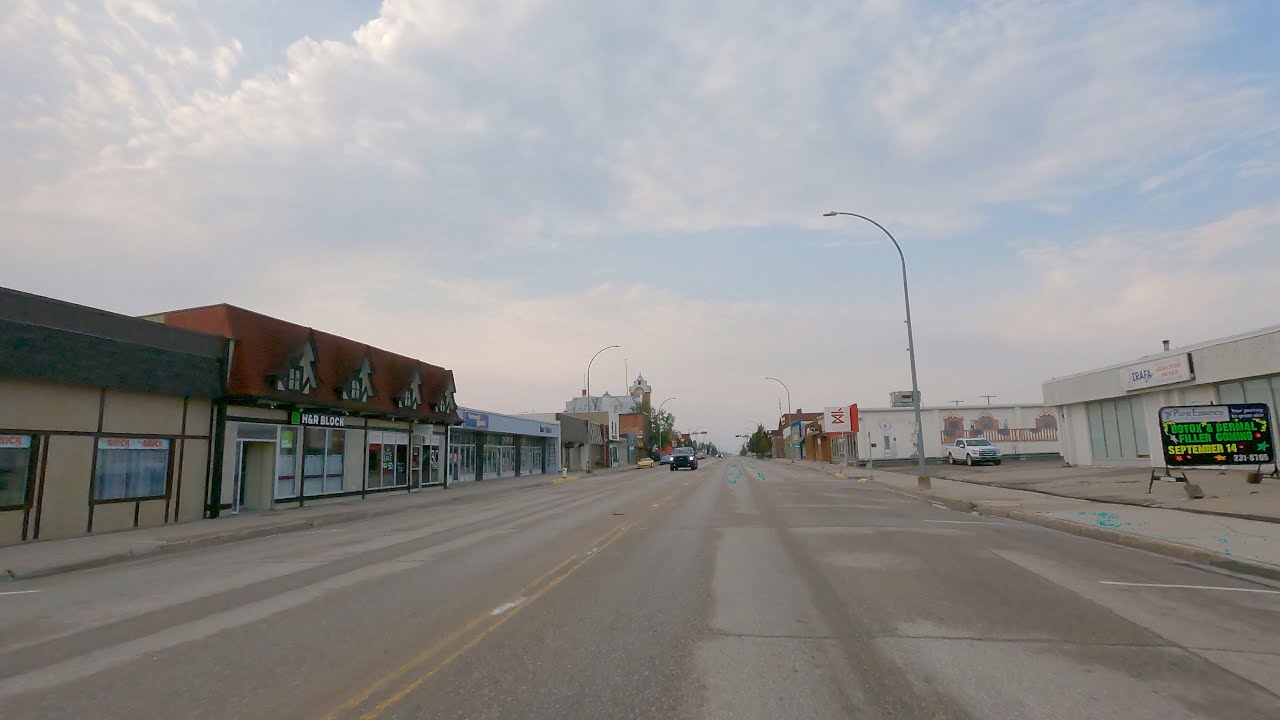 Humboldt, Saskatchewan, Canada. Driving Tour of Town - Early Morning.