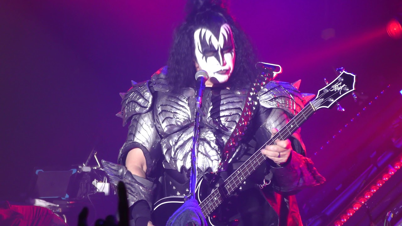 Kiss - Larger Than Life (Live)(Kiss Kruise IX-2019 / Indoorshow One)