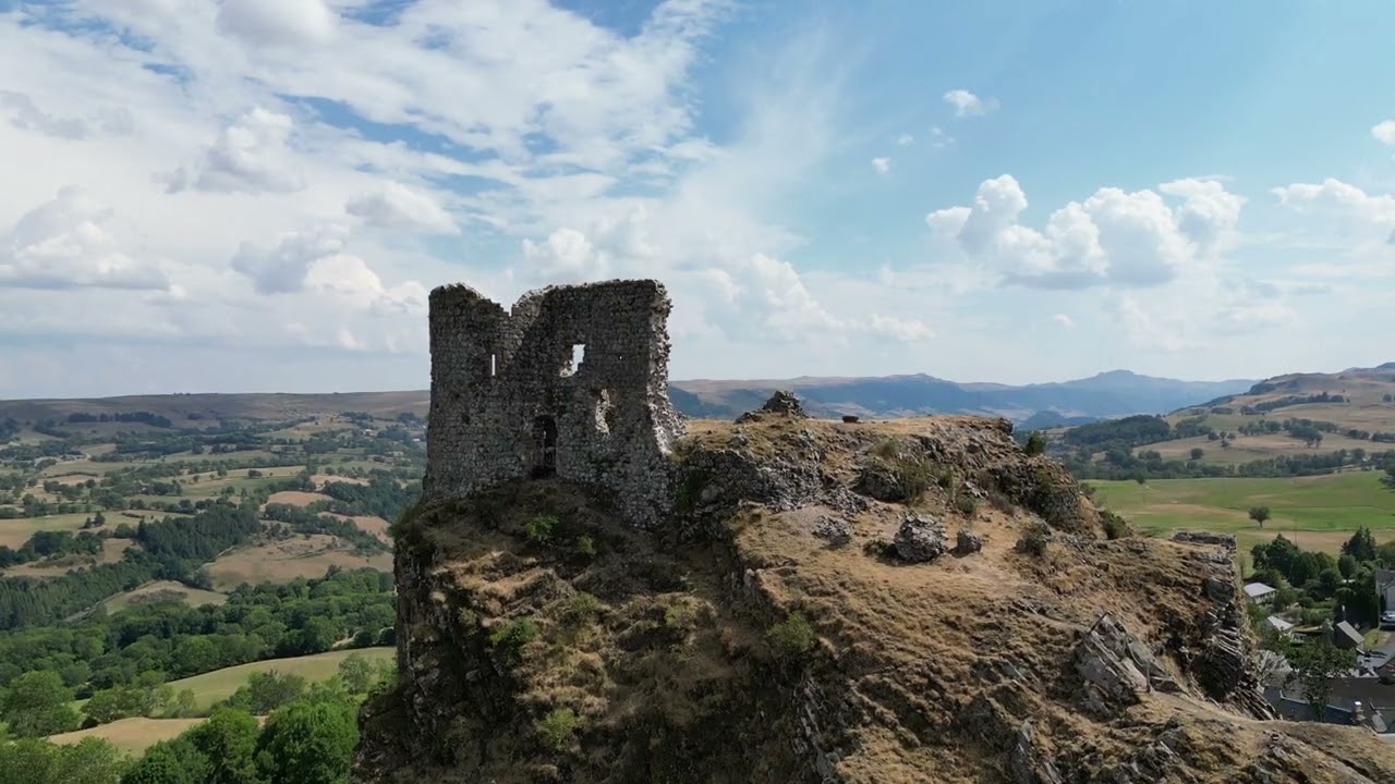 Ruines Château d APCHON