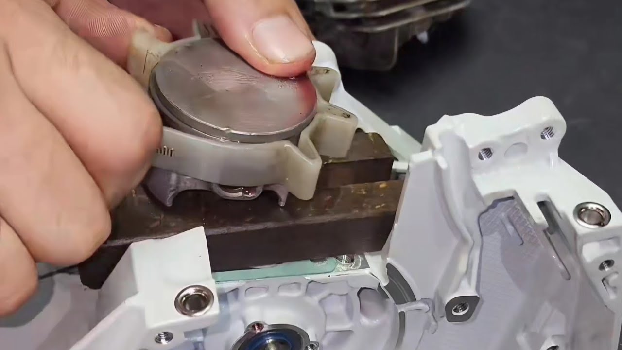 COMO MONTAR O MOTOR COMPLETO DA MOTOSSERRA STIHL MS 260.