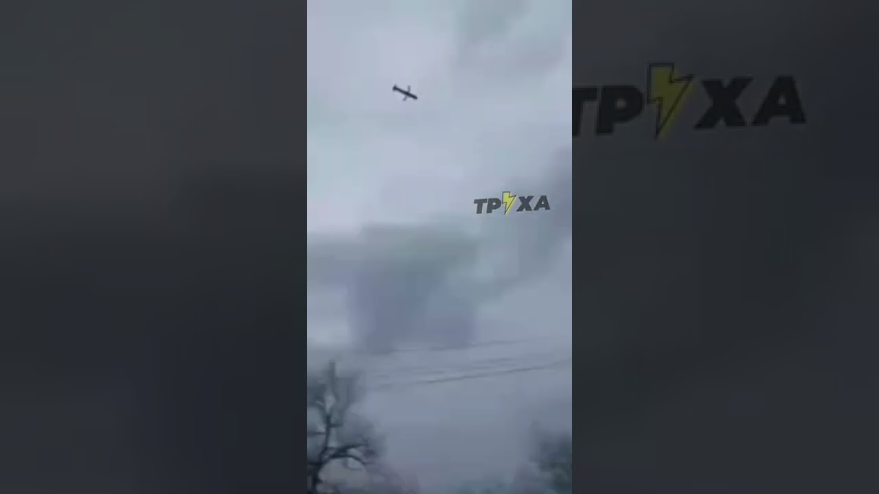 A Russian 3M-54 Kalibr Cruise Missile On the Way to It's Target Above Kharkiv